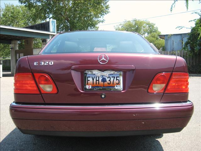 Mercedes-Benz E Class 1998 photo 1