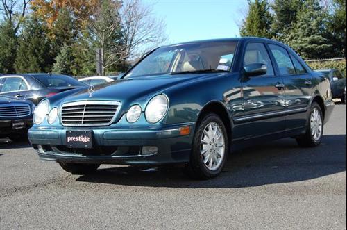 Mercedes-Benz E Class 2001 photo 1