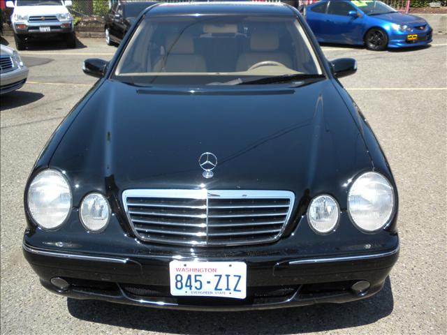 Mercedes-Benz E Class 2001 photo 1