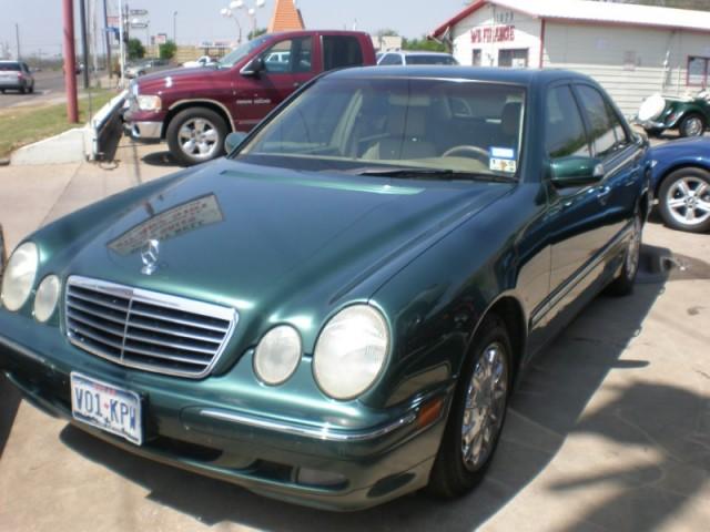Mercedes-Benz E Class 2001 photo 2