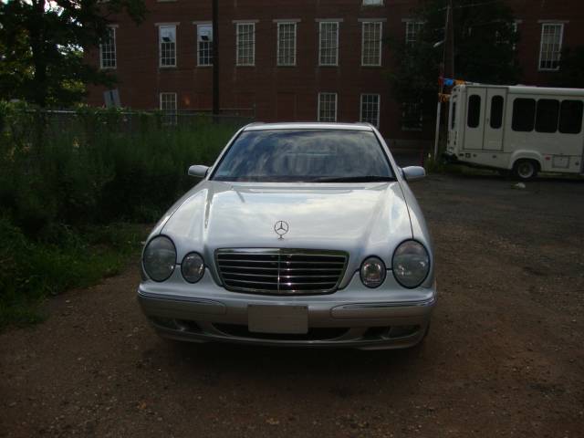 Mercedes-Benz E Class 2001 photo 1