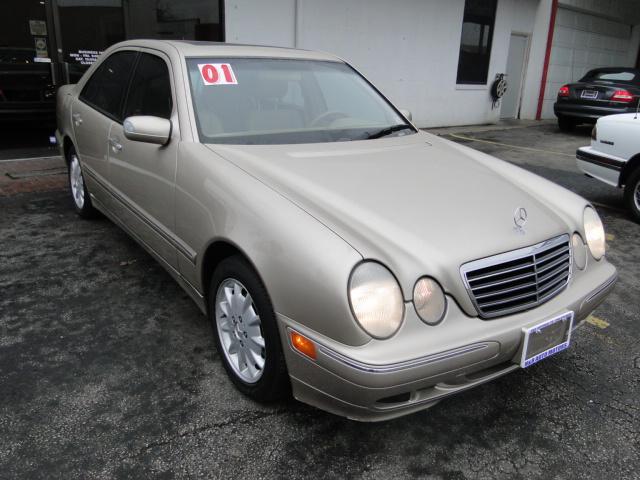 Mercedes-Benz E Class 2001 photo 2