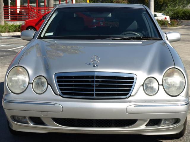 Mercedes-Benz E Class 2001 photo 1