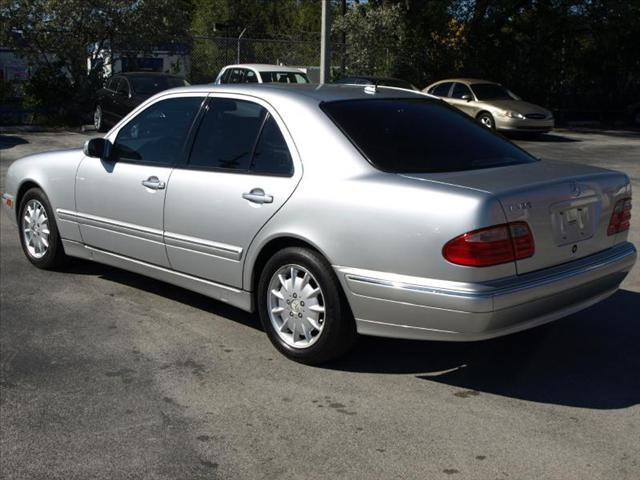 Mercedes-Benz E Class 2001 photo 4
