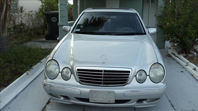 Mercedes-Benz E Class 2001 photo 0
