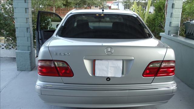 Mercedes-Benz E Class 2001 photo 1