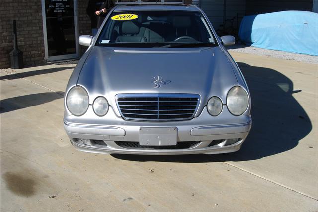 Mercedes-Benz E Class 2001 photo 1