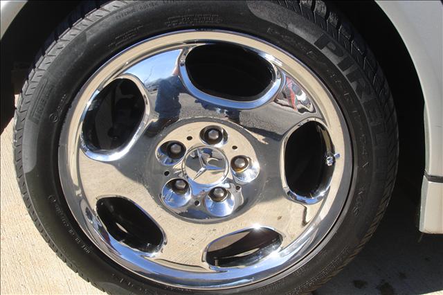 Mercedes-Benz E Class 2001 photo 2