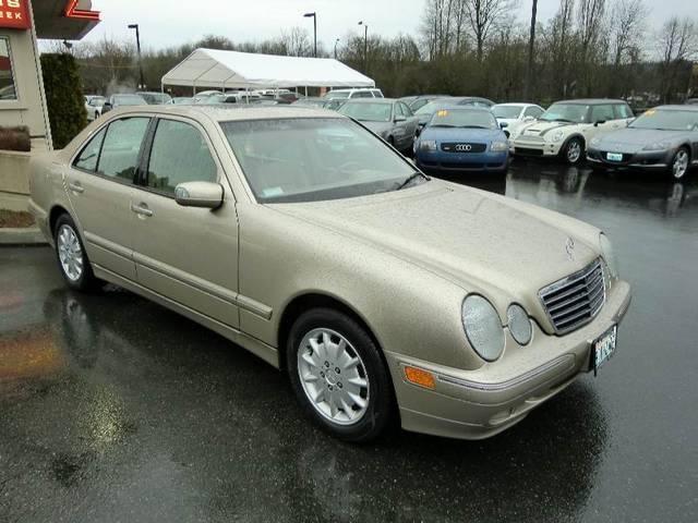 Mercedes-Benz E Class 2001 photo 1