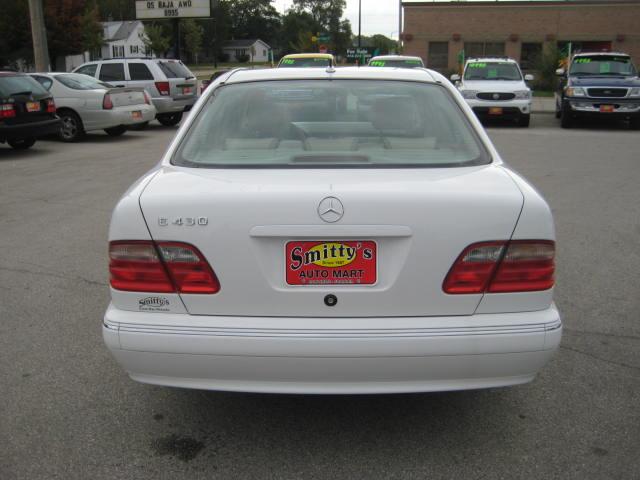 Mercedes-Benz E Class 2001 photo 2