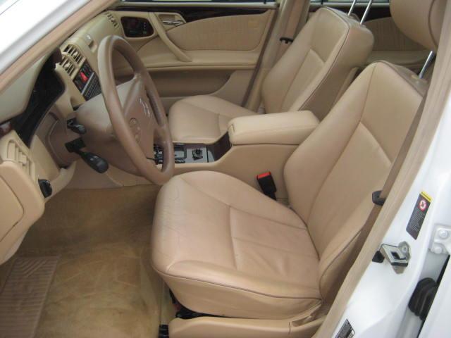 Mercedes-Benz E Class 2001 photo 1