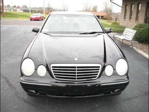 Mercedes-Benz E Class 2002 photo 1