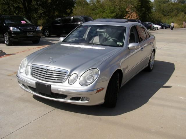 Mercedes-Benz E Class 2005 photo 2