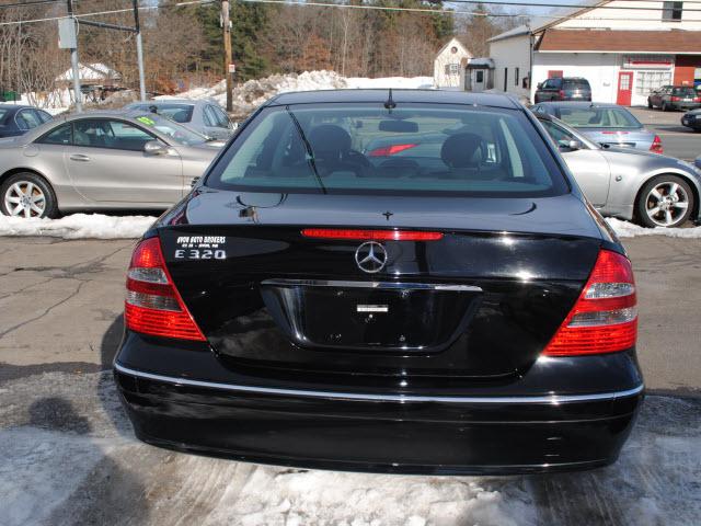 Mercedes-Benz E Class 2005 photo 1