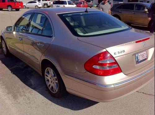 Mercedes-Benz E Class 2005 photo 2