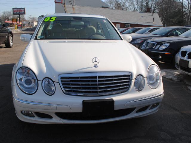 Mercedes-Benz E Class 2005 photo 5