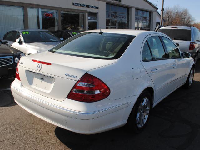 Mercedes-Benz E Class 2005 photo 2