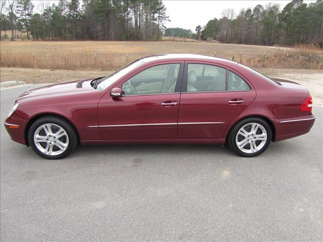 Mercedes-Benz E Class 2005 photo 1