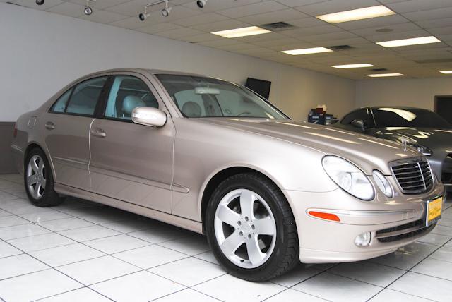 Mercedes-Benz E Class 2005 photo 2