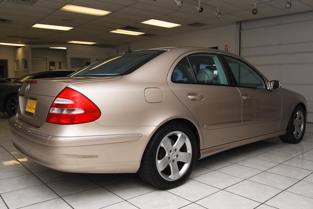 Mercedes-Benz E Class 2005 photo 3