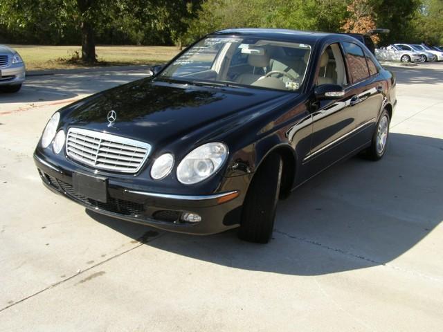 Mercedes-Benz E Class 2005 photo 2