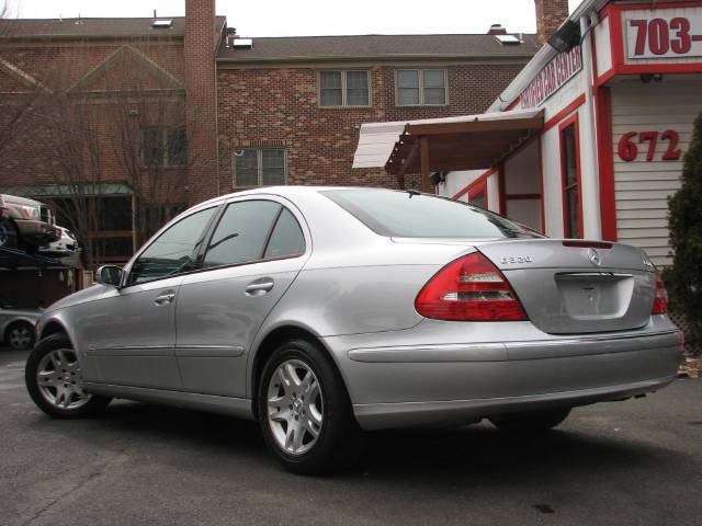 Mercedes-Benz E Class 2005 photo 3