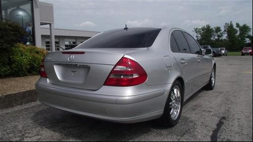 Mercedes-Benz E Class 2005 photo 2