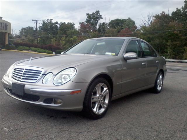 Mercedes-Benz E Class 3.5 SE Coupe 2D Sedan