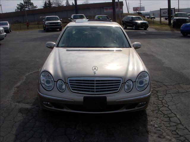 Mercedes-Benz E Class 2005 photo 4