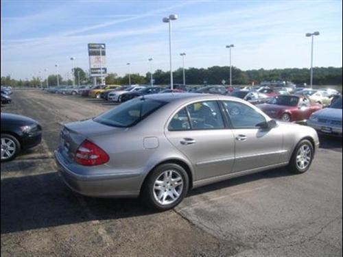Mercedes-Benz E Class 2005 photo 2