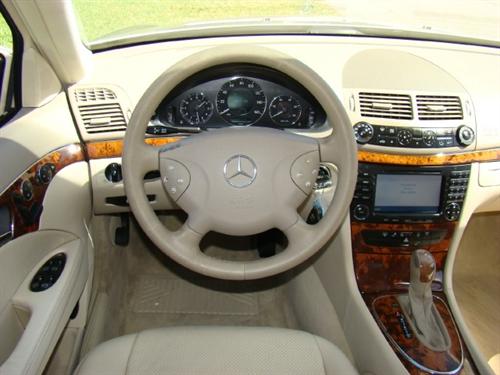Mercedes-Benz E Class 2005 photo 2