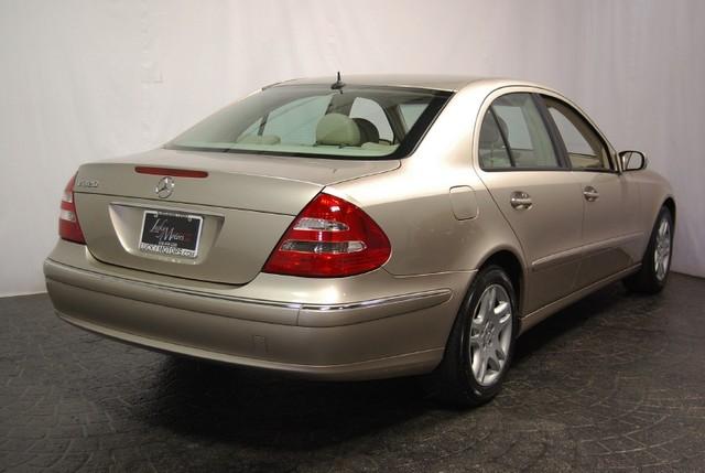 Mercedes-Benz E Class 2005 photo 1