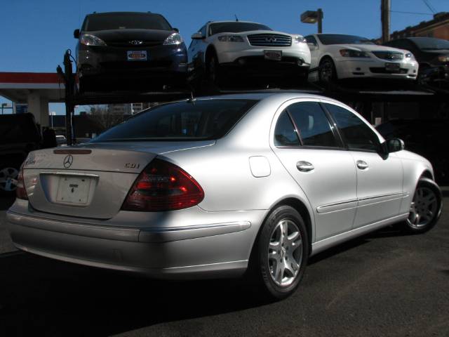 Mercedes-Benz E Class 2006 photo 2