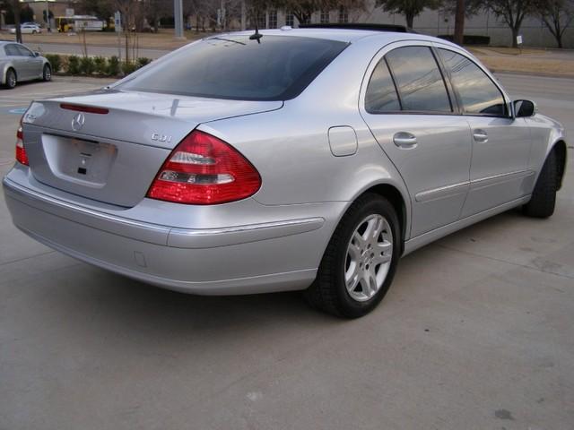 Mercedes-Benz E Class 2006 photo 1
