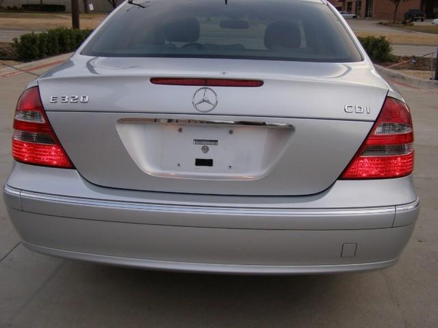 Mercedes-Benz E Class 2006 photo 2