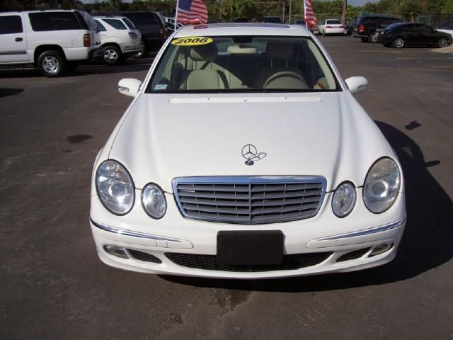 Mercedes-Benz E Class Srt-8 Sedan