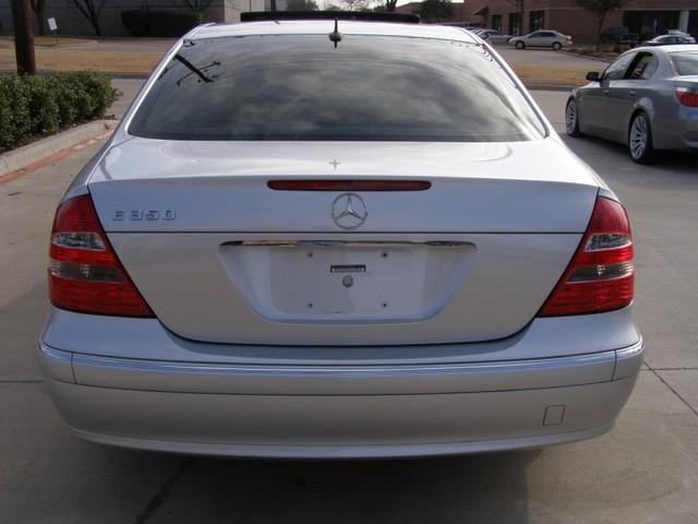 Mercedes-Benz E Class 2006 photo 3