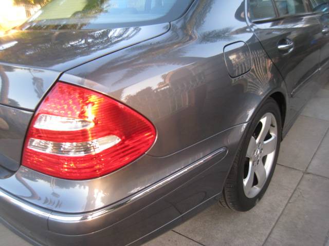 Mercedes-Benz E Class 2006 photo 2