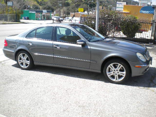 Mercedes-Benz E Class 2006 photo 2