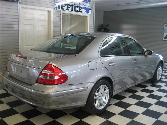 Mercedes-Benz E Class 2006 photo 3