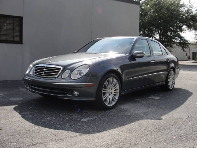 Mercedes-Benz E Class 2006 photo 2