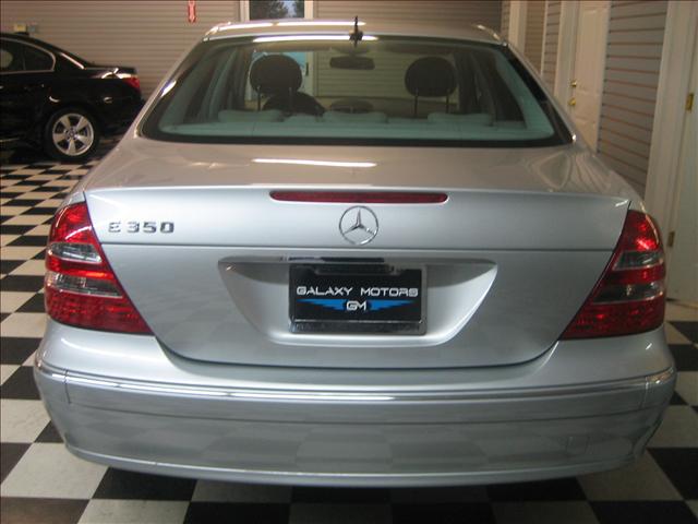 Mercedes-Benz E Class 2006 photo 2