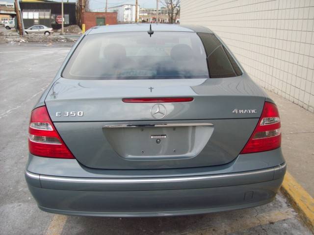 Mercedes-Benz E Class 2006 photo 3