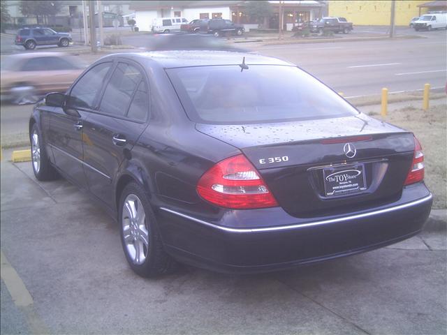 Mercedes-Benz E Class 2006 photo 2