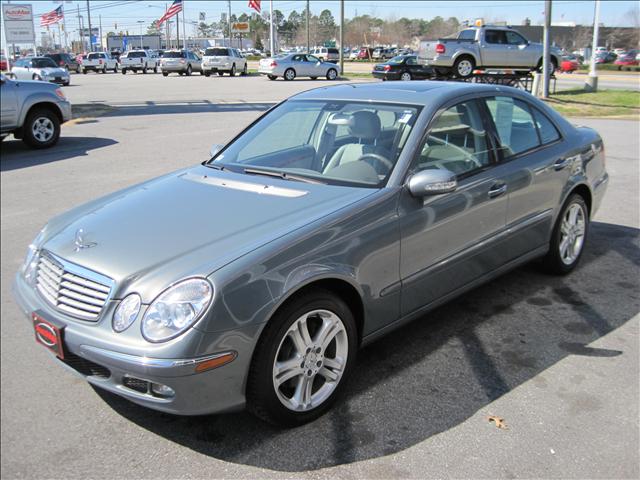 Mercedes-Benz E Class 2006 photo 2