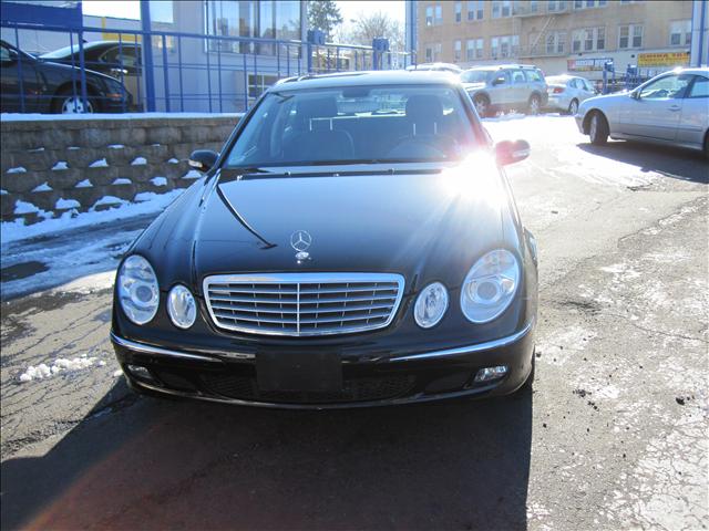 Mercedes-Benz E Class 2006 photo 1
