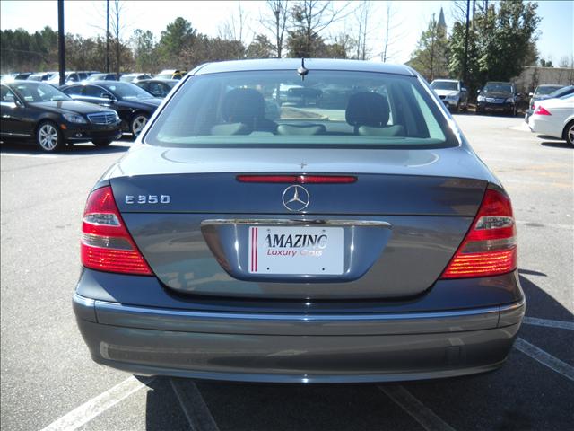 Mercedes-Benz E Class 2006 photo 2