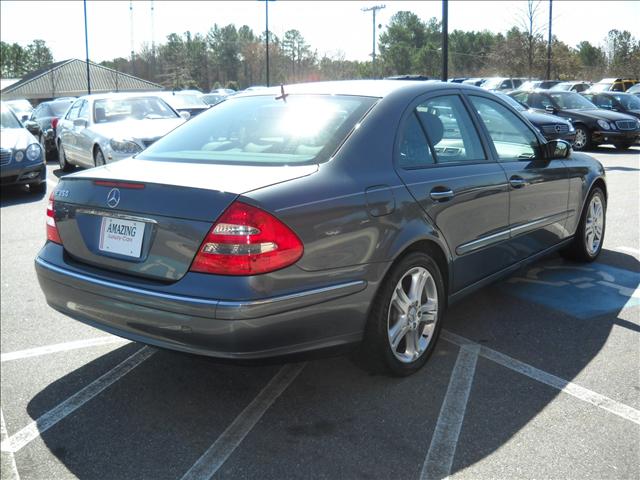 Mercedes-Benz E Class 2006 photo 3