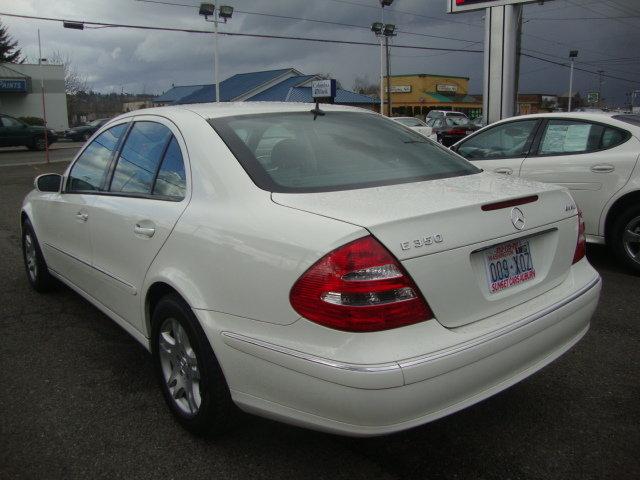 Mercedes-Benz E Class 2006 photo 1
