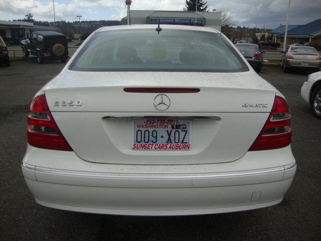 Mercedes-Benz E Class 2006 photo 2